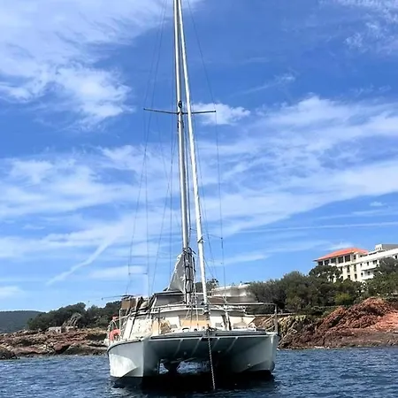 Nuit Insolite - Bateau Catamaran Aventure - Dormez Sur L'eau Сен-Рафаель