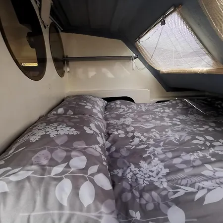 Nuit Insolite - Bateau Catamaran Aventure - Dormez Sur L'eau Ботель