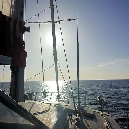 Bateau Catamaran Aventure - Dormez Sur L'eau